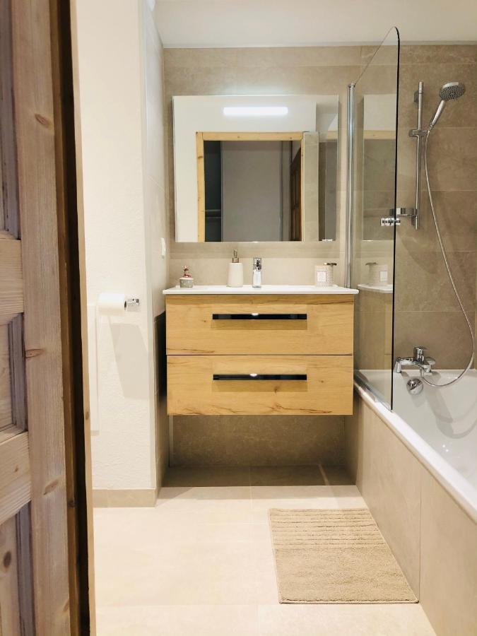 Mont Blanc 43, Vue Mont Blanc , Balcon, Parking Apartment Chamonix Bagian luar foto